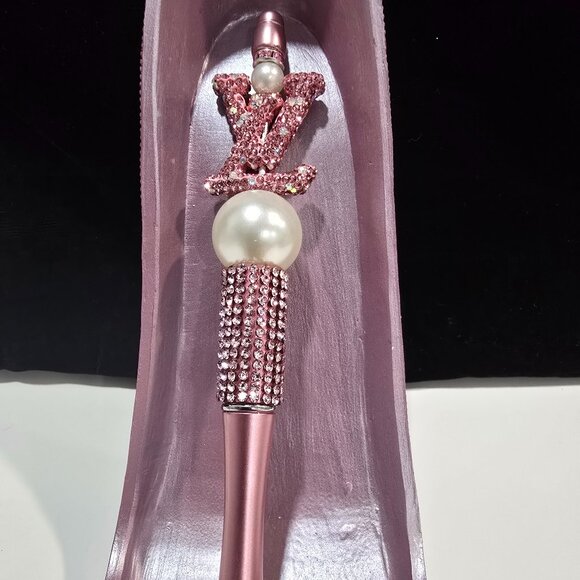 Pick-a-Pretty Pen w/Lux Fashion Inspired Bling Pen w/Ink Refill by PenGwensPosh - Picture 1 of 3